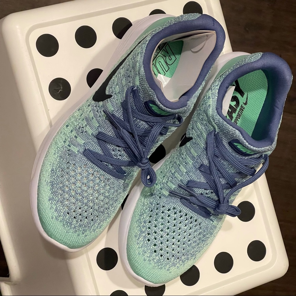 LUNAREPIC LOW FLYKNIT WOMEN SIZE 6 - Picture 2 of 10